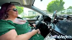 La gordita lynn recibe una bbc que le destroza el coño