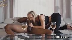 La tetona brandi love monta una gran polla negra yeaaah