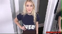 Adorable hermanastra cachonda para una buena cogida