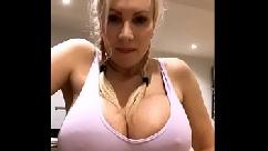 Tetas grandes culo grande rubia milf chats en vivo