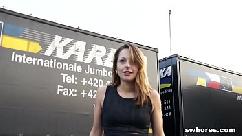 Muy linda prostituta chupa como un loco