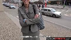 Secretaria milf checa recogida y follada