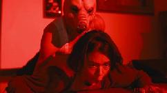 Nena asustada dominada y follada por enmascarado creep