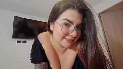 Me follo a mi mejor amiga de culo gordo porque su novio le fue infiel