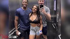 Nuestro nuevo entrenador personal es muy atento nos dio una lección sobre cómo follar con tu esposa después del entrenamiento