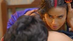 Madrastra india hermosa milf desi sedujo a su hijastro y se la folló duro video de sexo real hindi desi